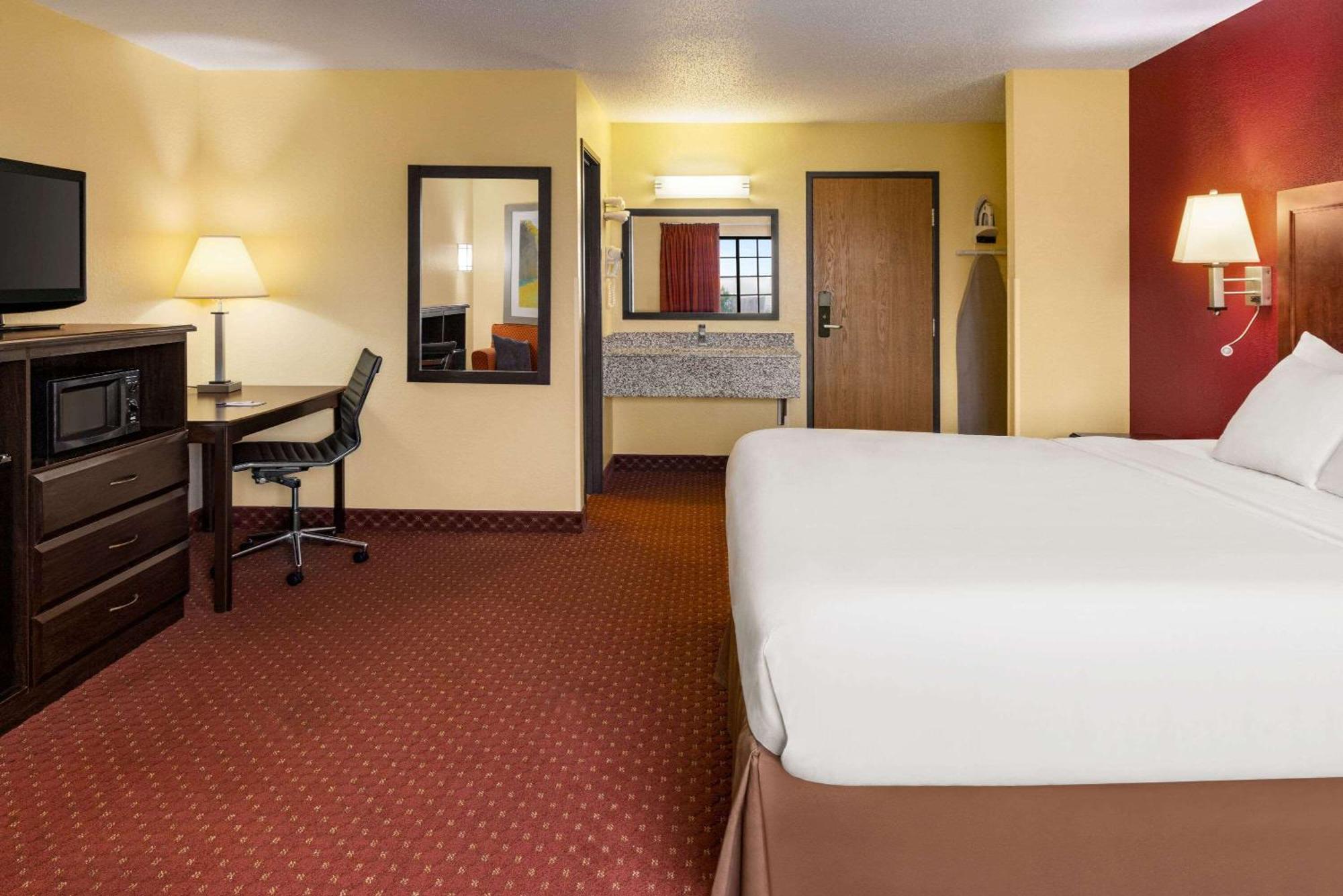 เบย์มอนต์ บาย วินด์แฮม ซีดาร์แรพิดส์ Hotel ซีดาร์แรปพิดส์ ภายนอก รูปภาพ